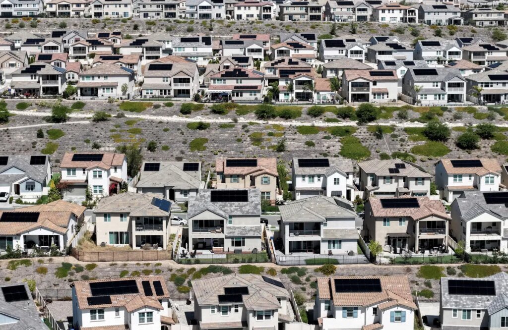 Mortgage Rates Hit 2026 High as Inflation Squeezes Americans Mortgage Rates Hit 2026 High as Inflation Squeezes Americans