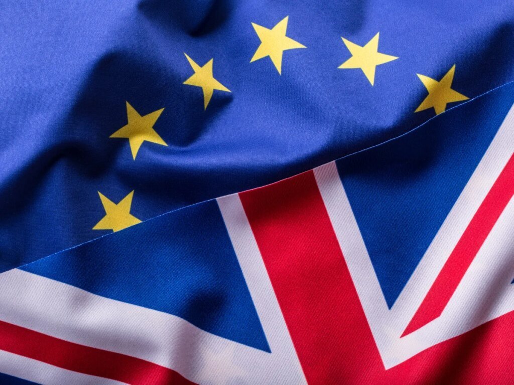UK Inflation Falls To 2.6%, GBP Retreats